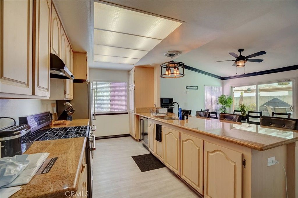 listing image 130728953549637600265