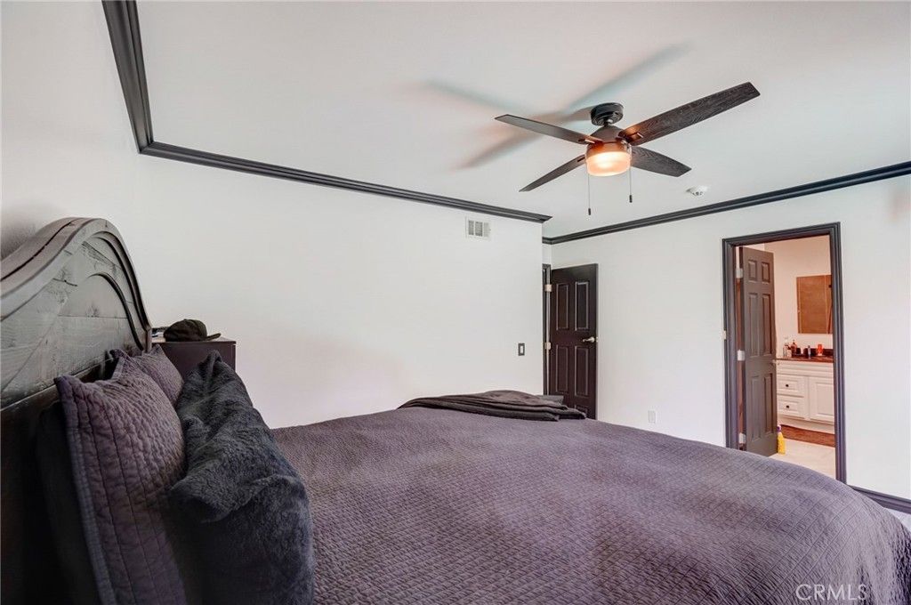 listing image 130724644520326541486