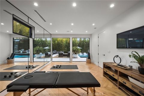 A home in Studio City