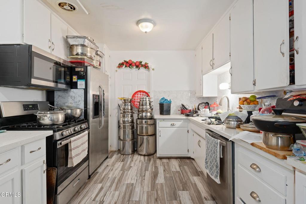 1120 Deodar Avenue
