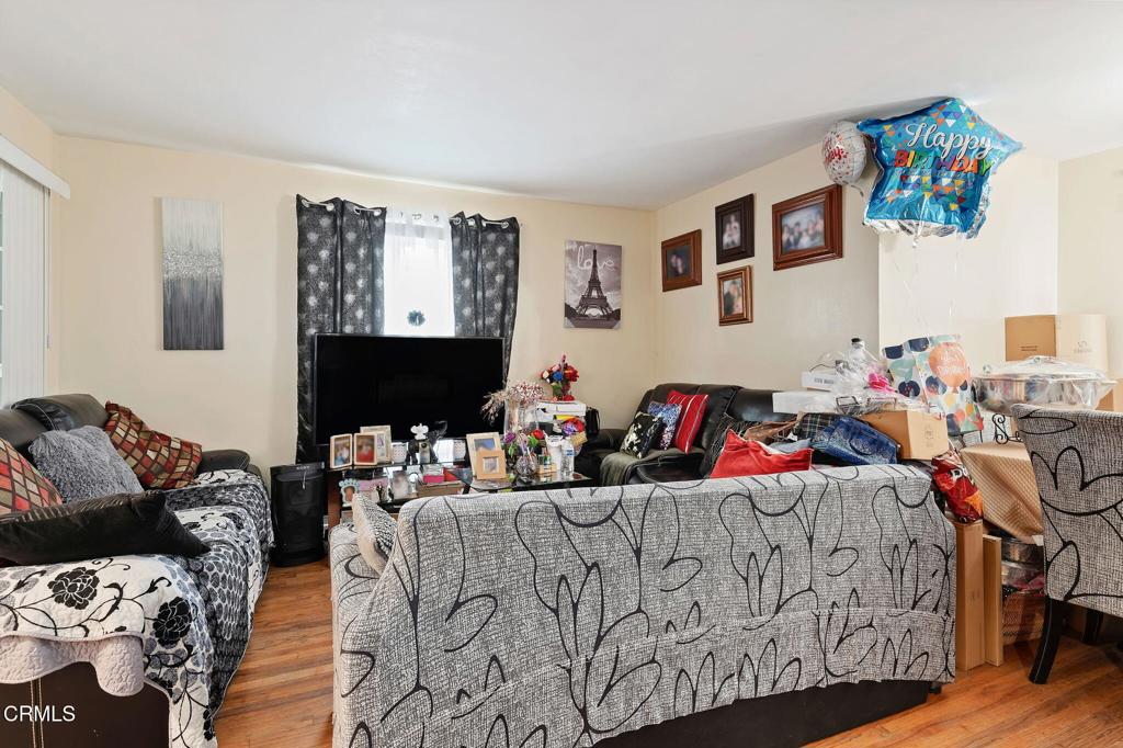 1120 Deodar Avenue