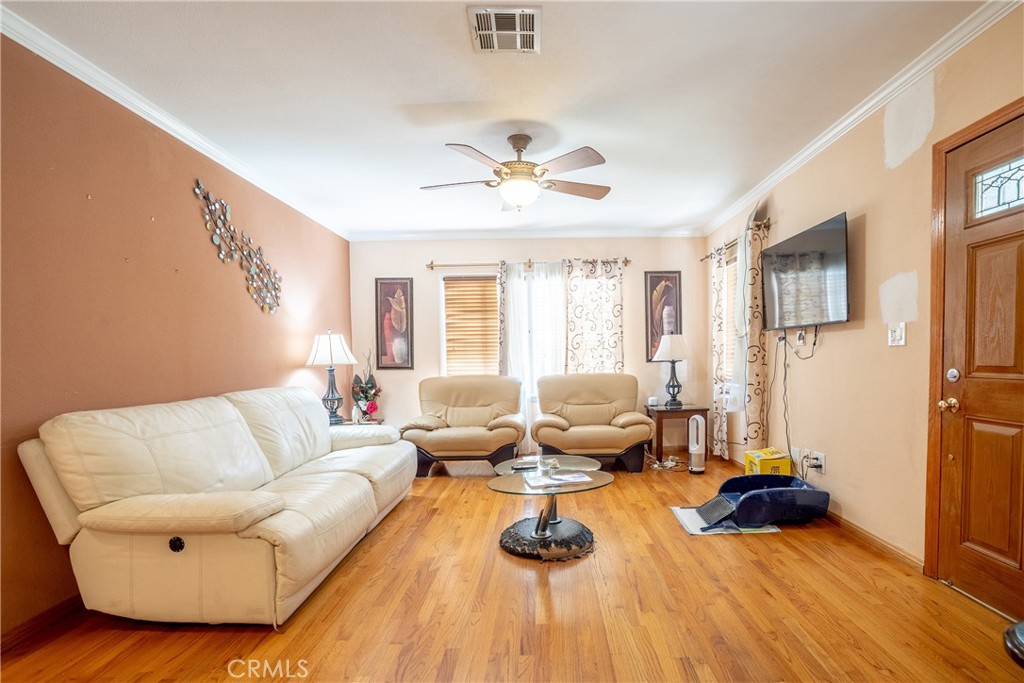 1596 N Dominion Avenue