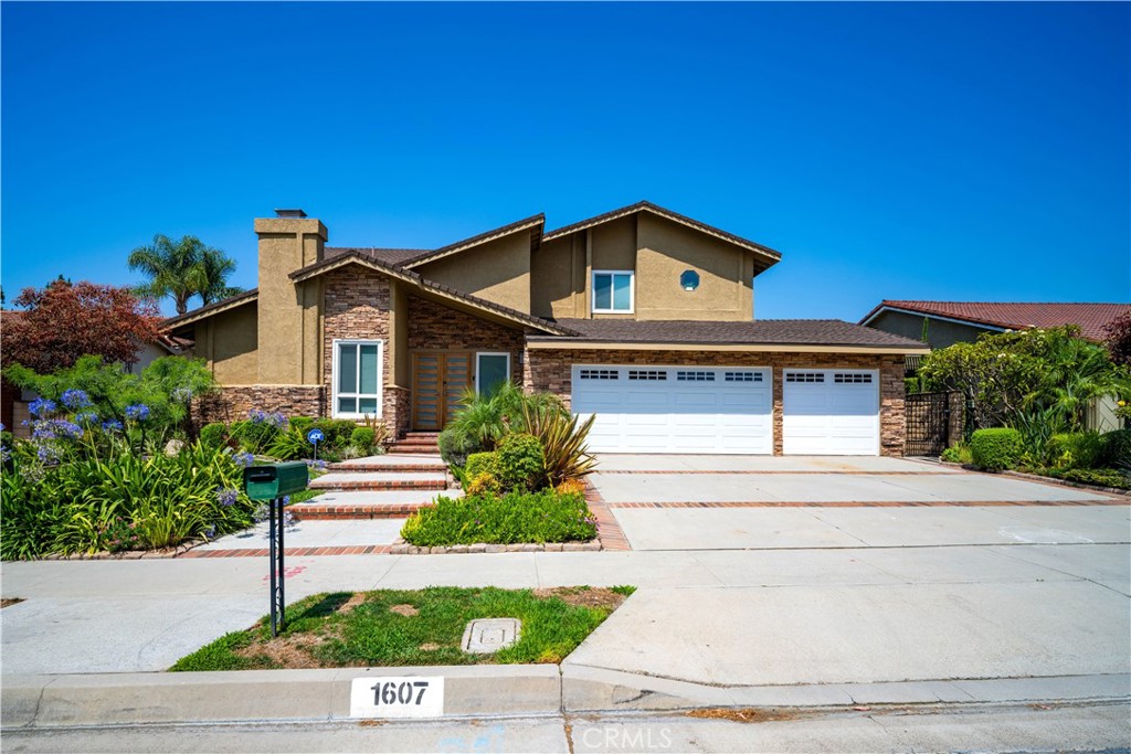1607 Fairgreen Drive