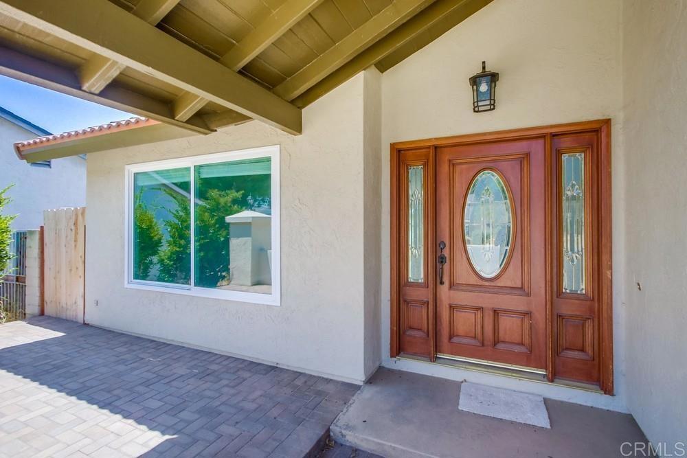 9409 Avenida Acero