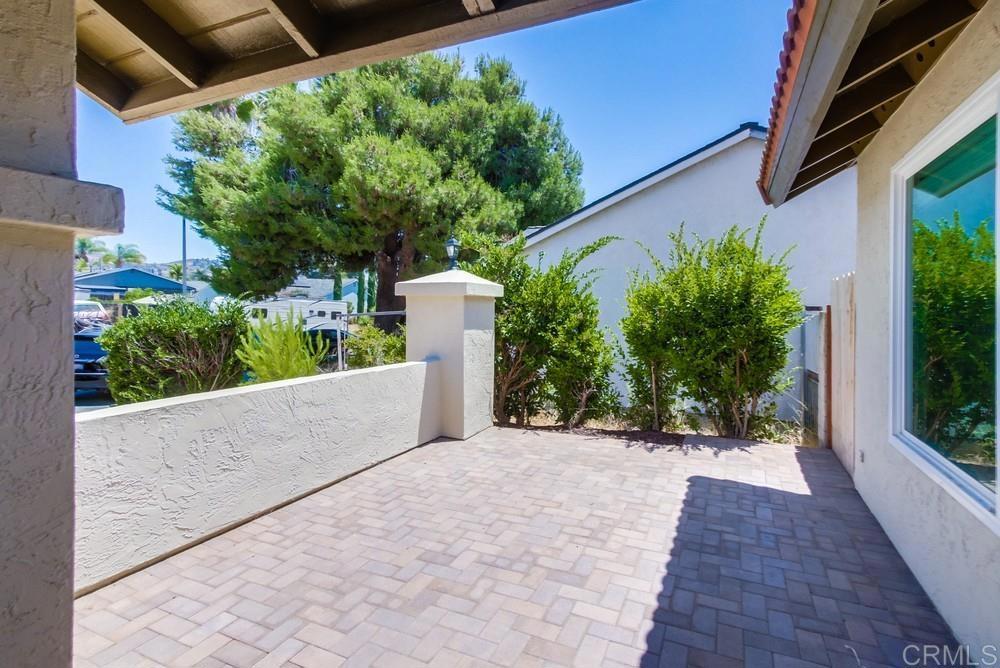 9409 Avenida Acero