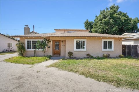 A home in El Monte