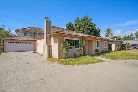 A home in El Monte