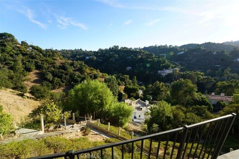 A home in Studio City