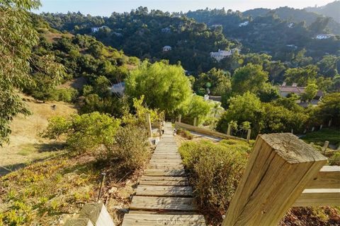 A home in Studio City