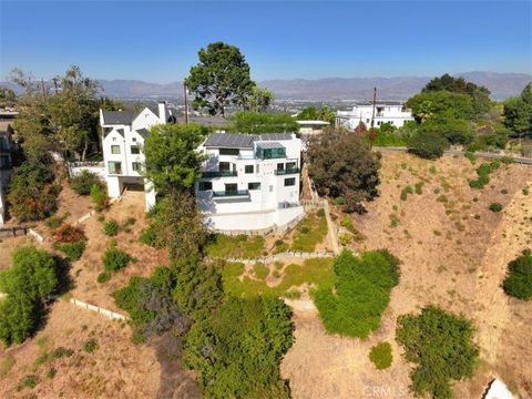 A home in Studio City