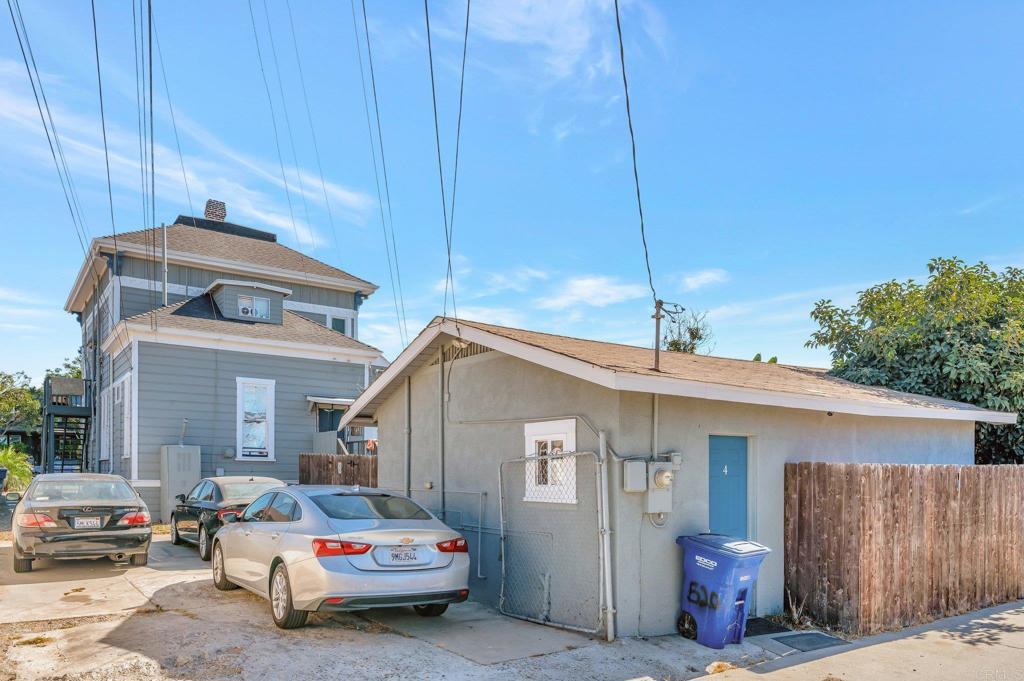 520 F Avenue
