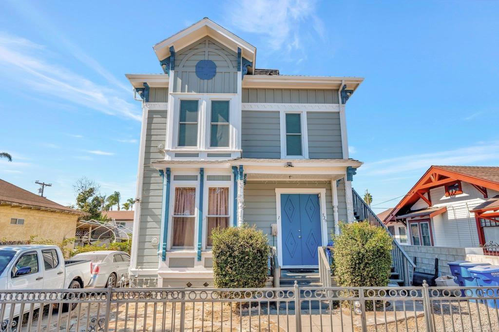 520 F Avenue