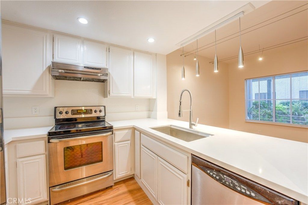 listing image 130723481932125048994