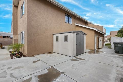 A home in La Mirada