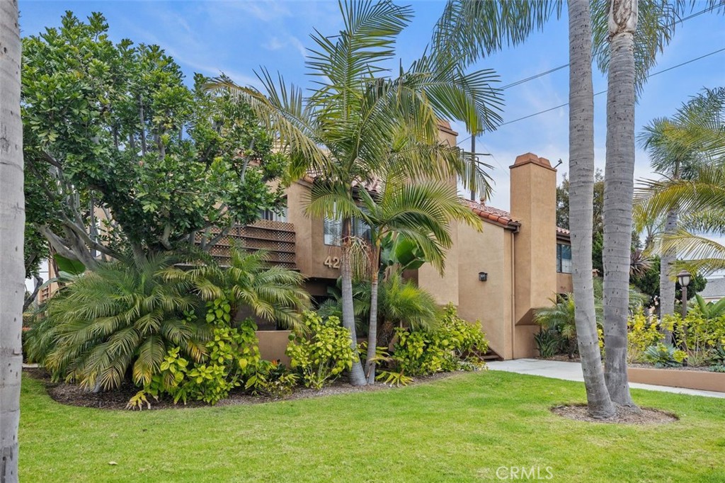 421 Coral Reef Dr 44