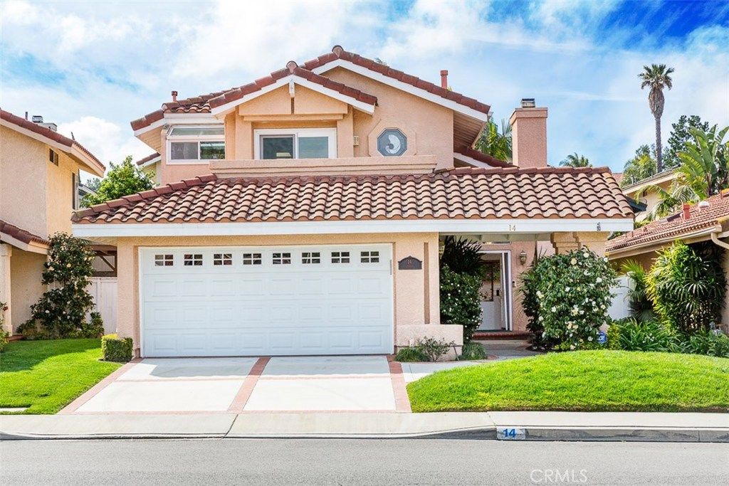 listing image 130725635479401497819