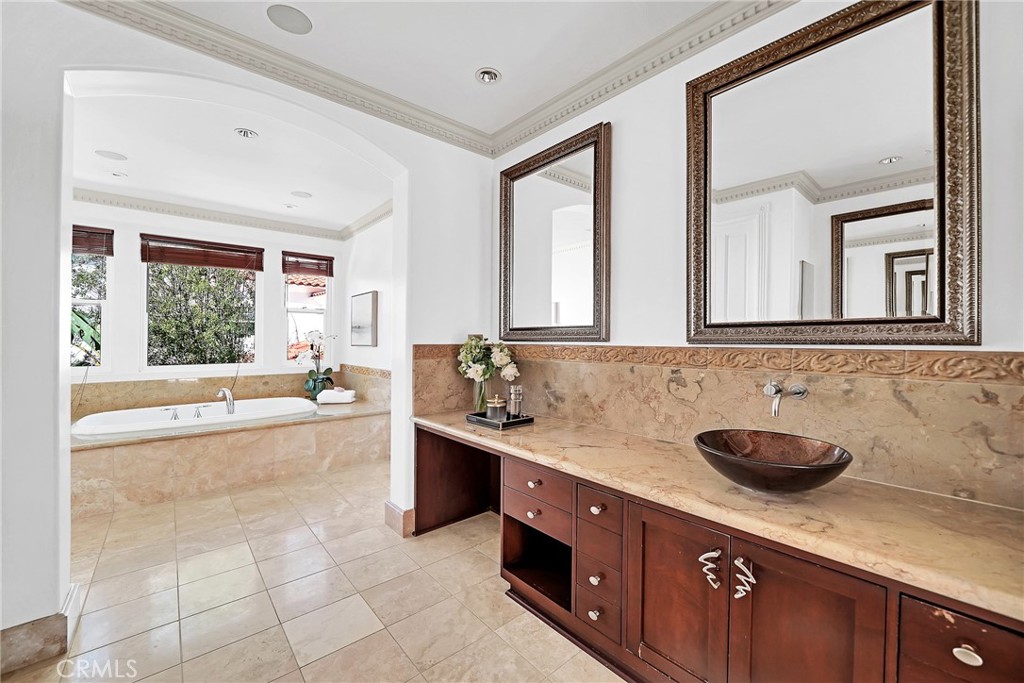 Sausalito (SAUS) - Residential