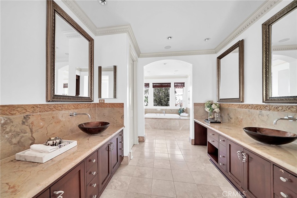 Sausalito (SAUS) - Residential