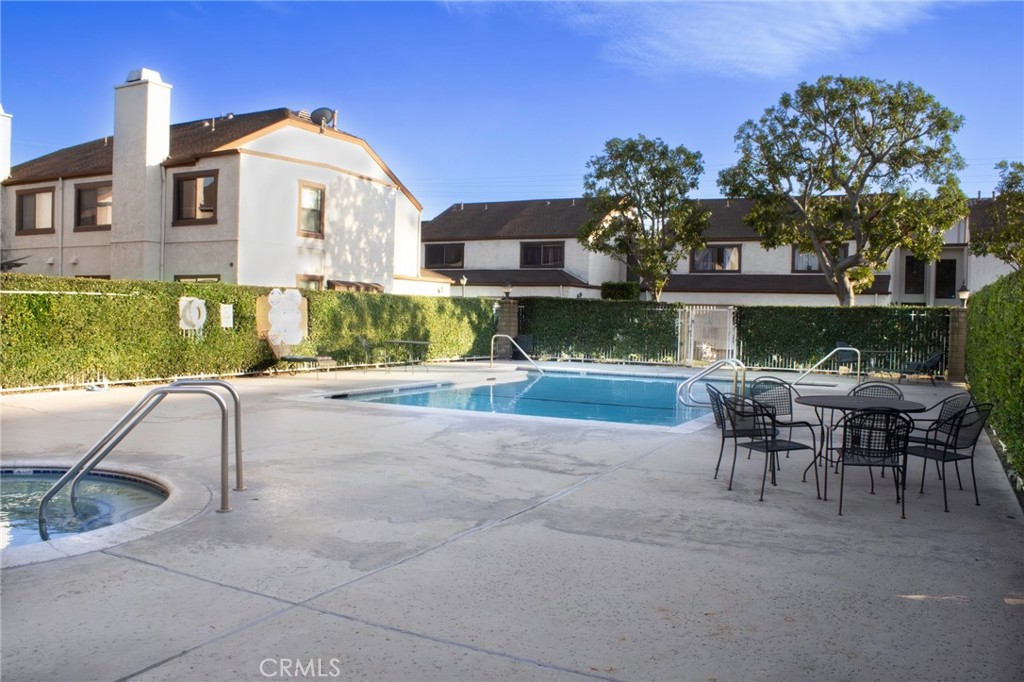 821 S Cerritos Avenue 13