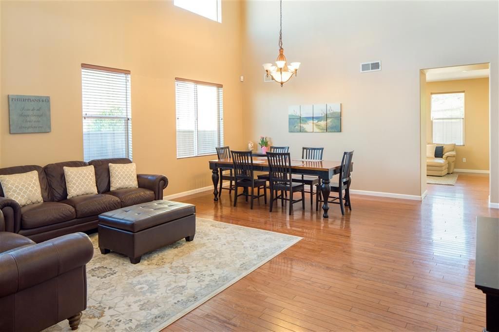 listing image 130727797981801390627
