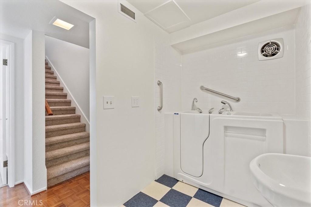 Peninsula (PI) - Residential