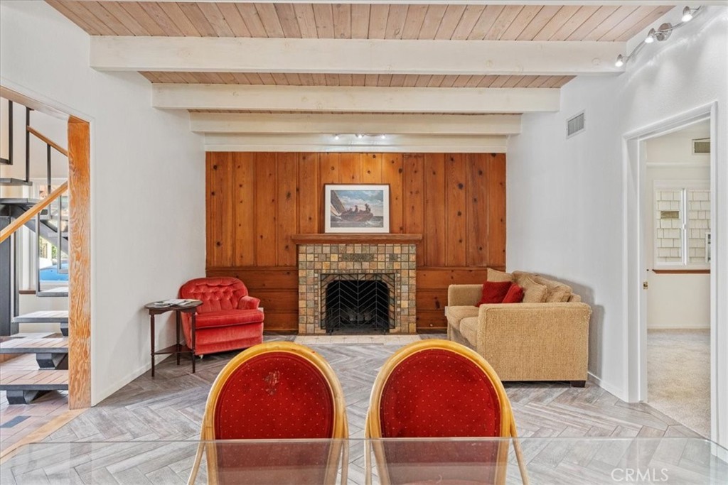 Peninsula (PI) - Residential