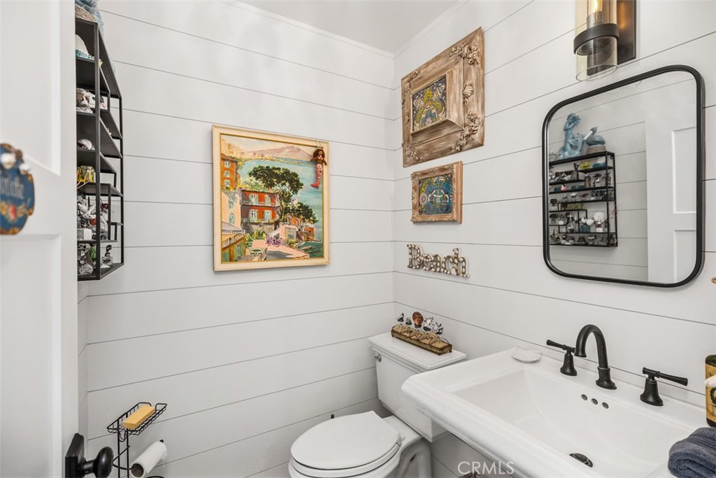 Ole Hanson Beach Club adjacent - Residential Lease