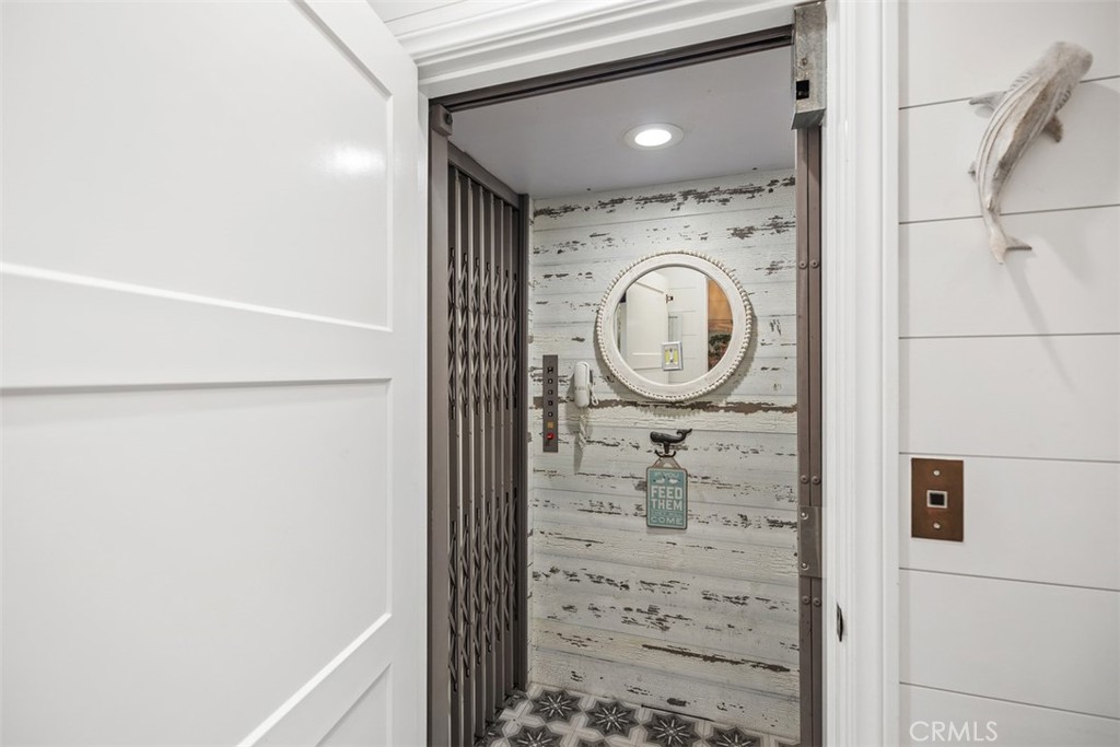 Ole Hanson Beach Club adjacent - Residential Lease