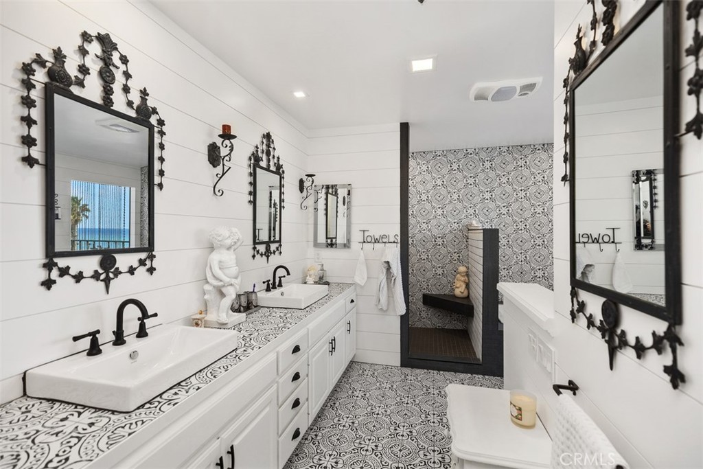 Ole Hanson Beach Club adjacent - Residential Lease