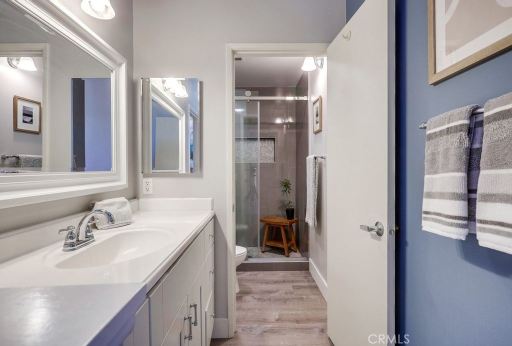 listing image 130724223385150557687