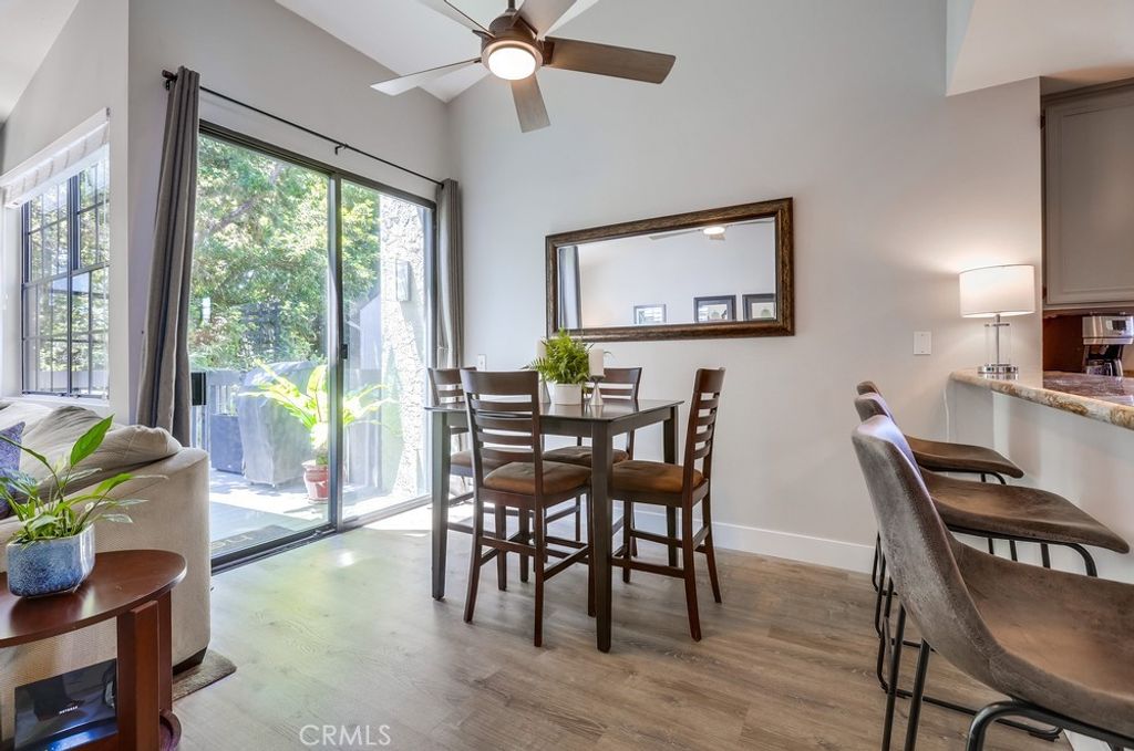 listing image 130726878009344222175