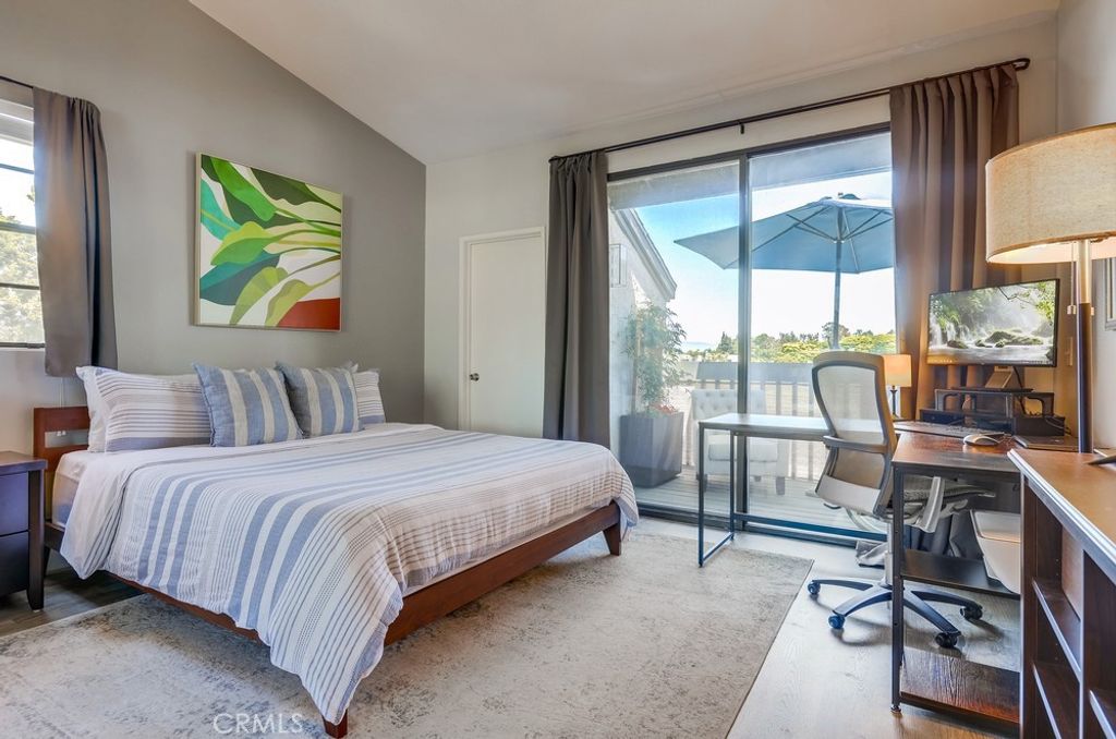 listing image 130726875275814151923
