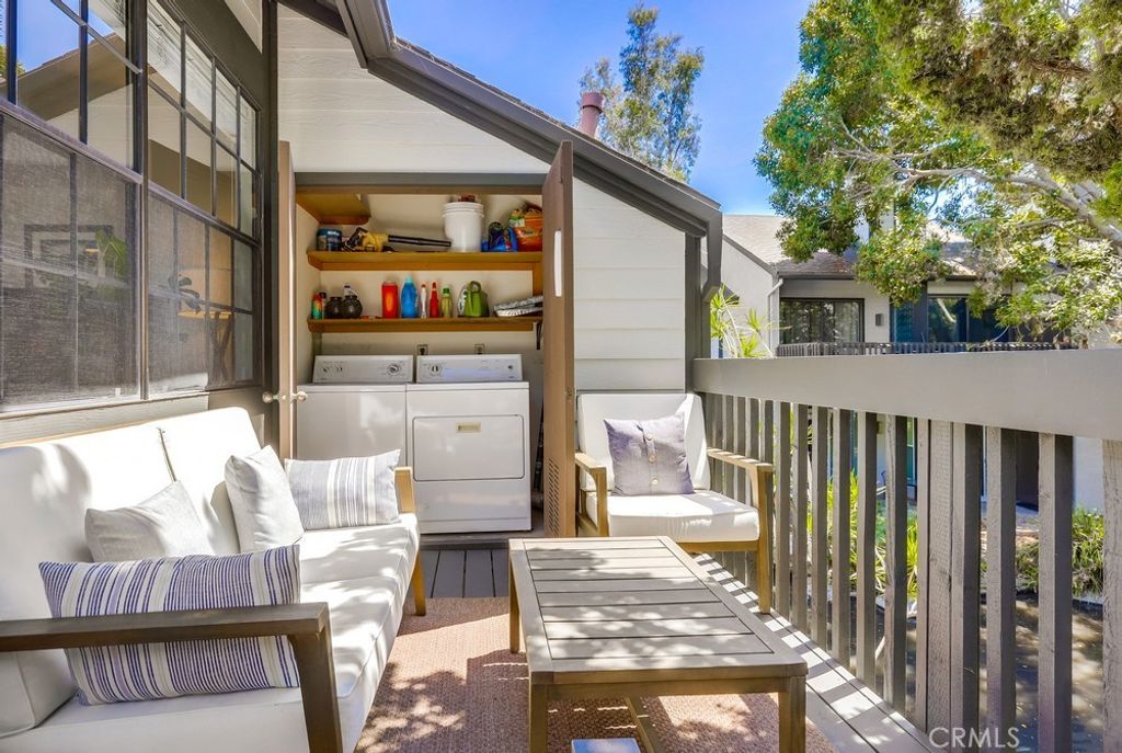listing image 130727419403702236538