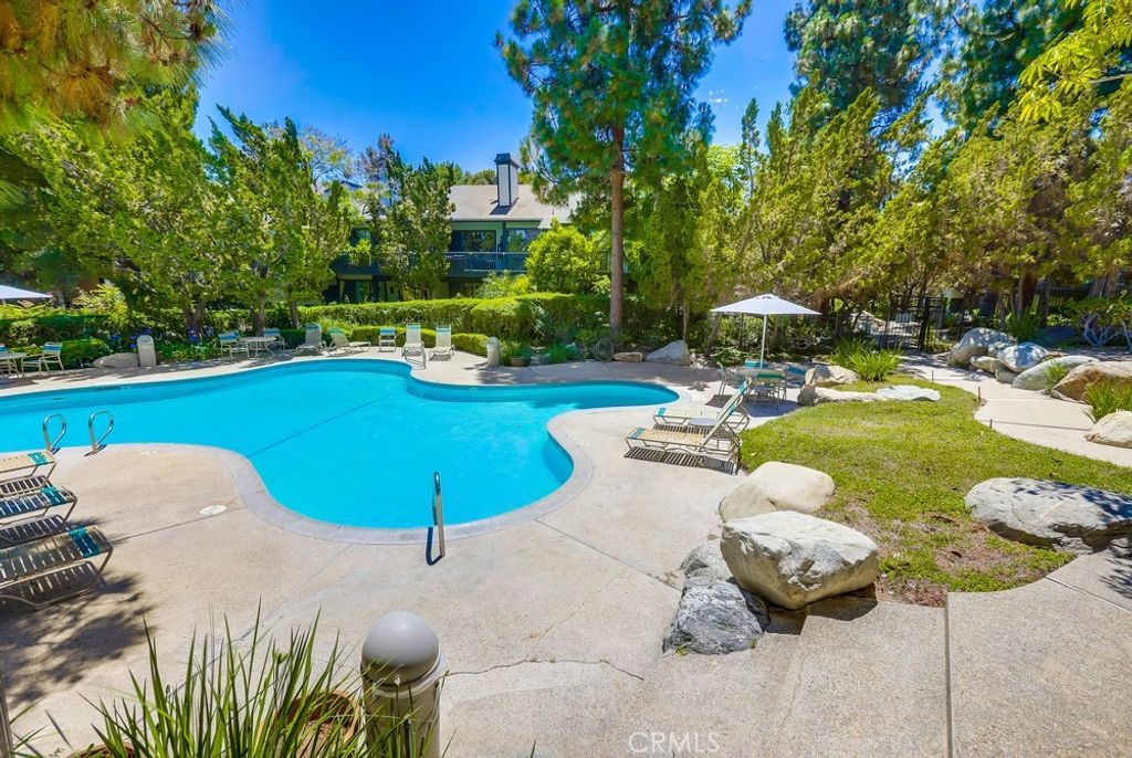 listing image 130721869063439950463