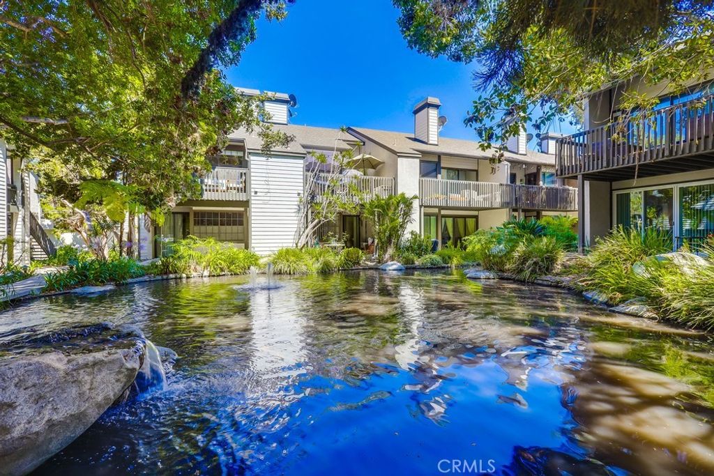 listing image 130729944915755260846