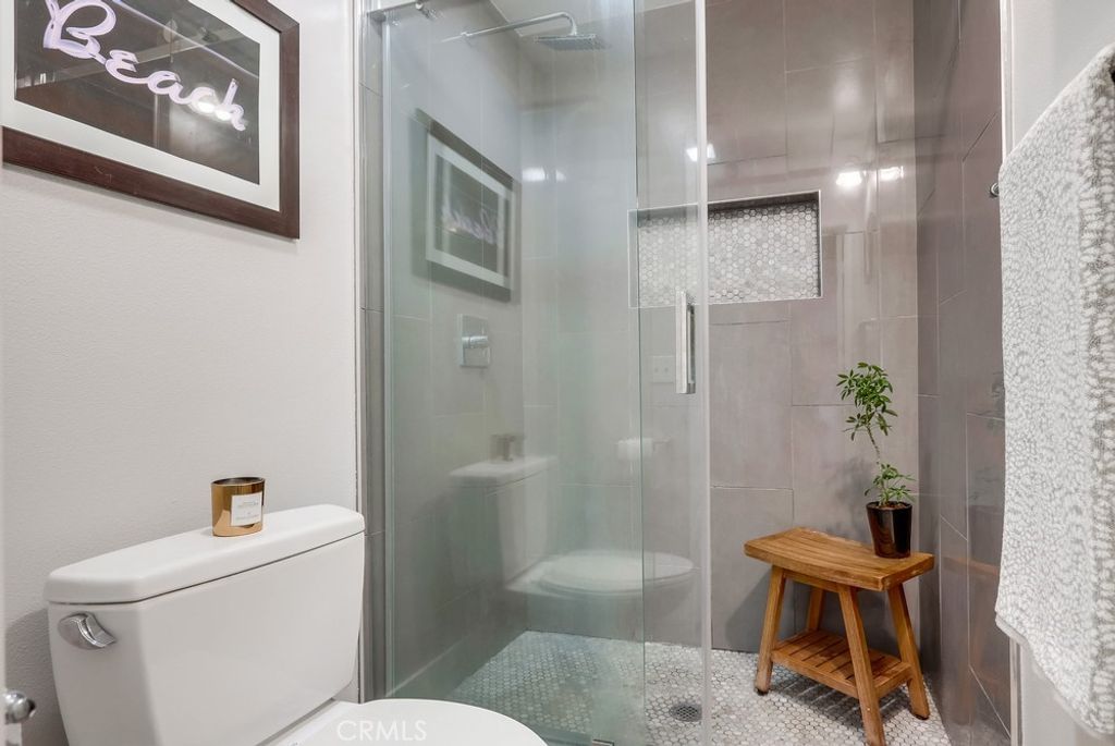 listing image 130726628277530217375