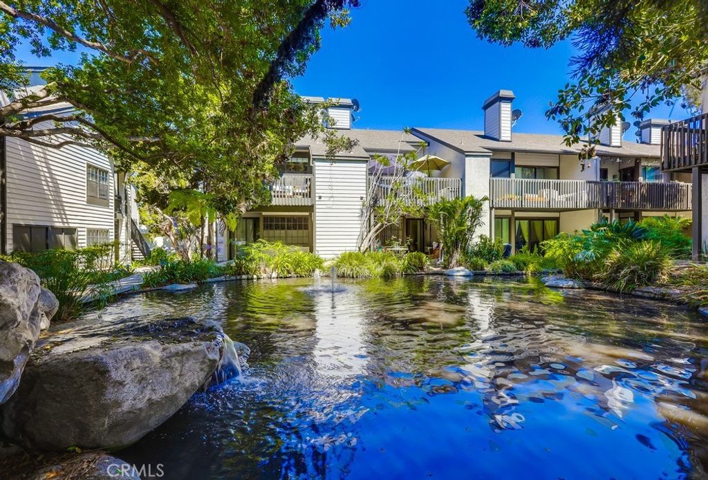 listing image 130724325532605611556