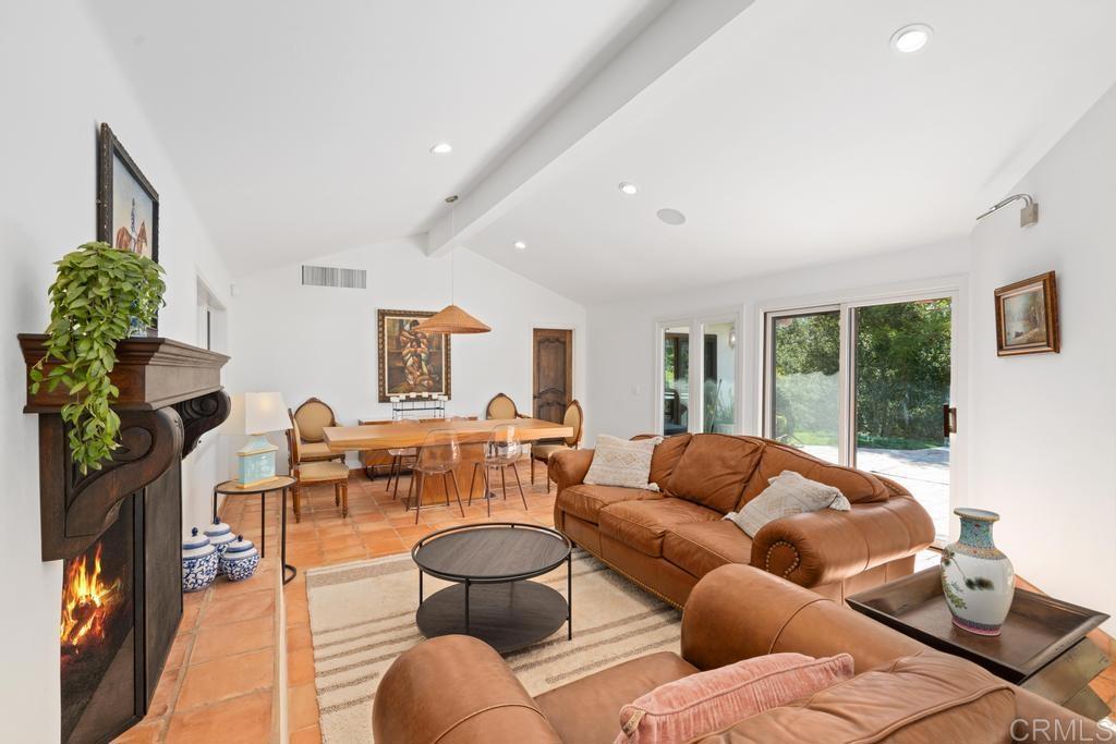 5845 Loma Verde