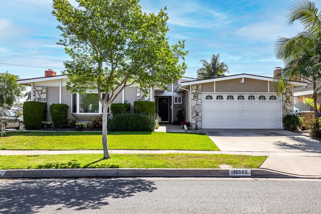 ,Rossmoor Highlands - Residential