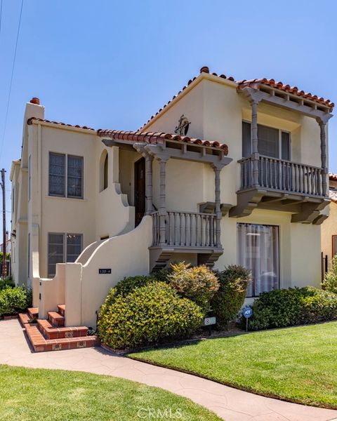 132 St Joseph Avenue Long Beach CA 90803