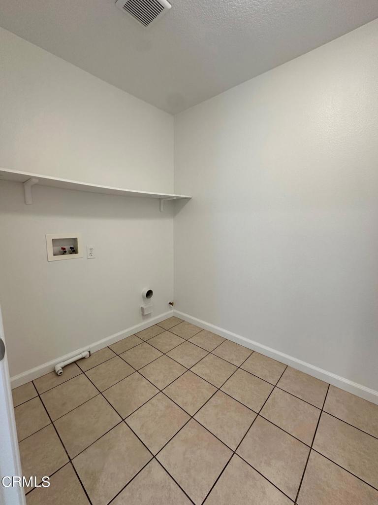 Photo 16 of 28 of 565 Southampton Place townhome