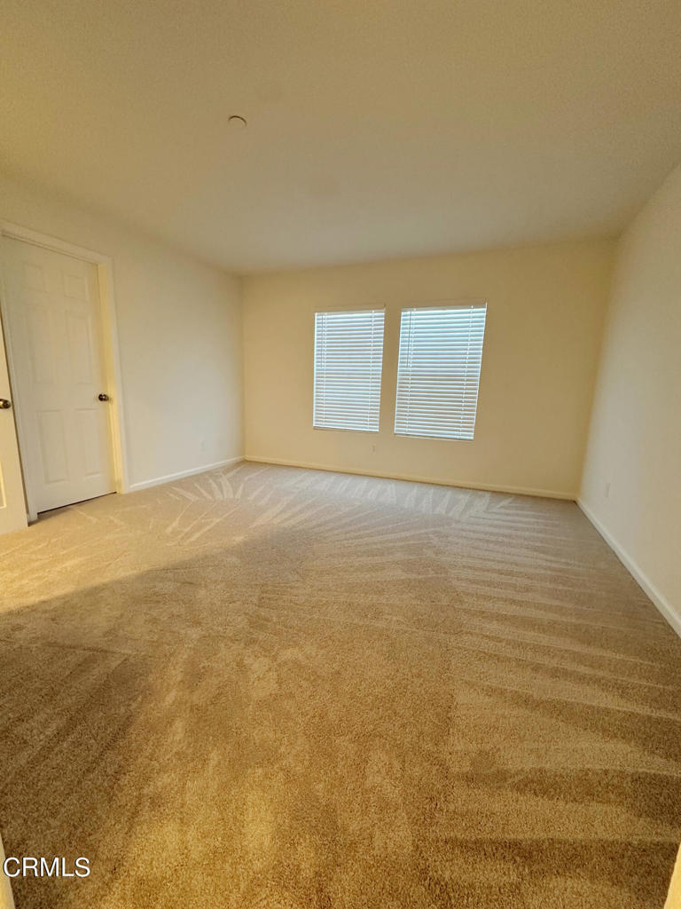 Photo 19 of 28 of 565 Southampton Place townhome