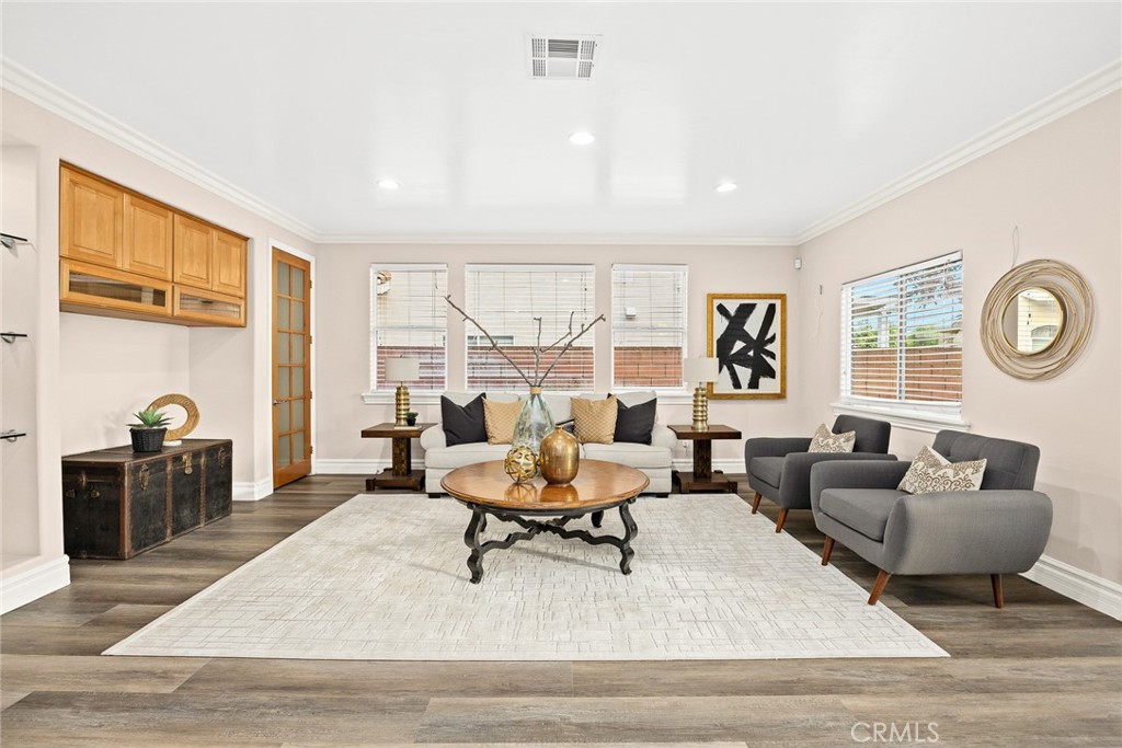 Photo 9 of 31 of 5237 Temple City Boulevard house
