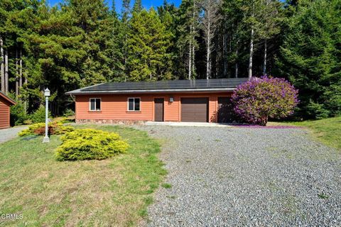 A home in Fort Bragg