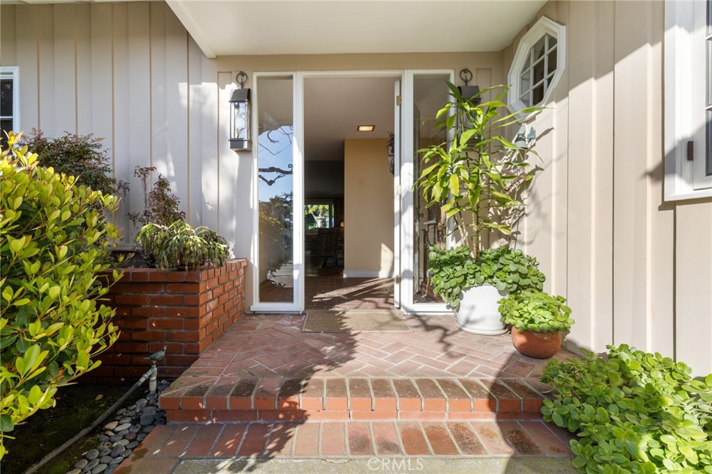 1518 Dolphin Terrace