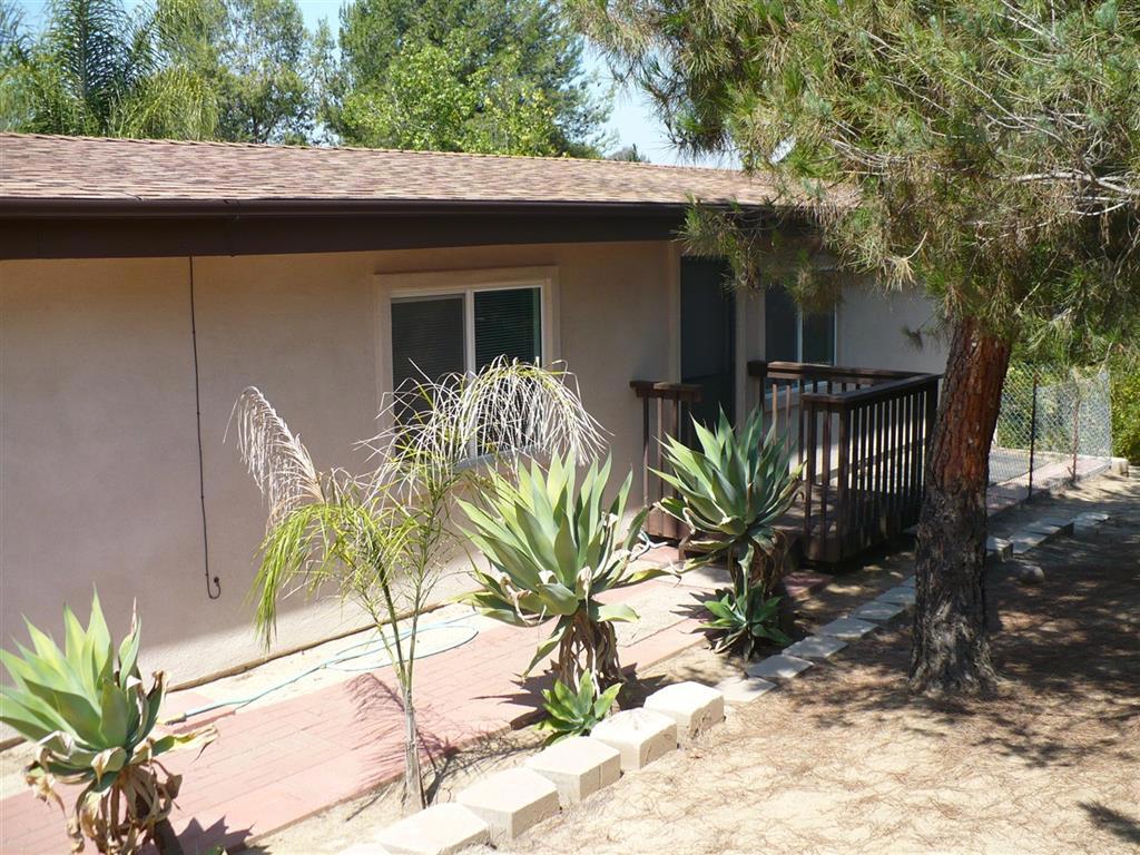 Completely updated home on a flat one acre parcel. Master bedroom has in suite bath. Completely redone kitchen, new cabinets with countertops, laundry room. Perfect for horses or other animals. Mature landscaping, parklike setting with lots of trees. New plumbing, new electrical, new windows, new ceiling insulation all within the last five years. Within walking distance to Fallbrook High School and Ingold Sports Park. Neighborhoods: Fallbrook Equipment: Range/Oven Other Fees: 0 Sewer: Sewer Connected Topography: LL
