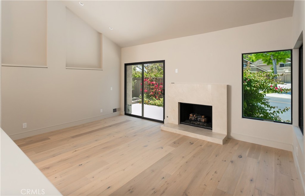 Crossing (CS) - Residential Lease