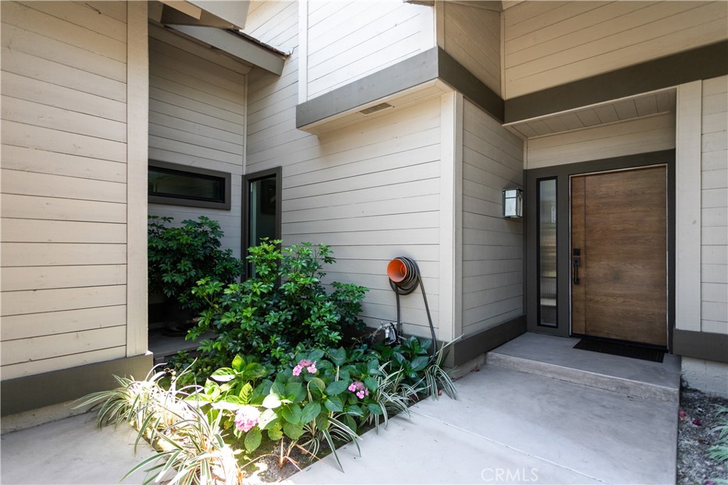 Crossing (CS) - Residential Lease