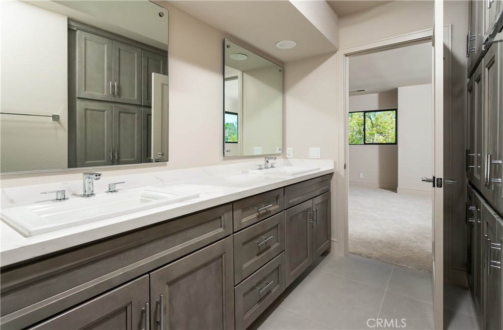 Crossing (CS) - Residential Lease