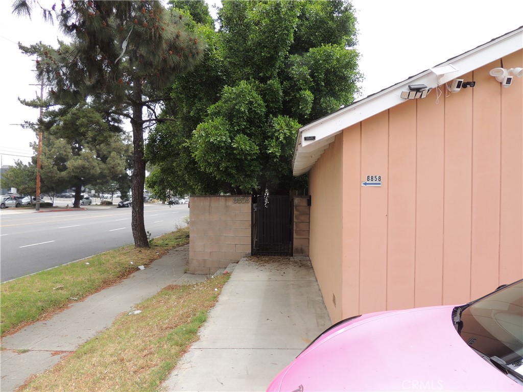 Photo 3 of 12 of 8856 Fullbright Avenue house